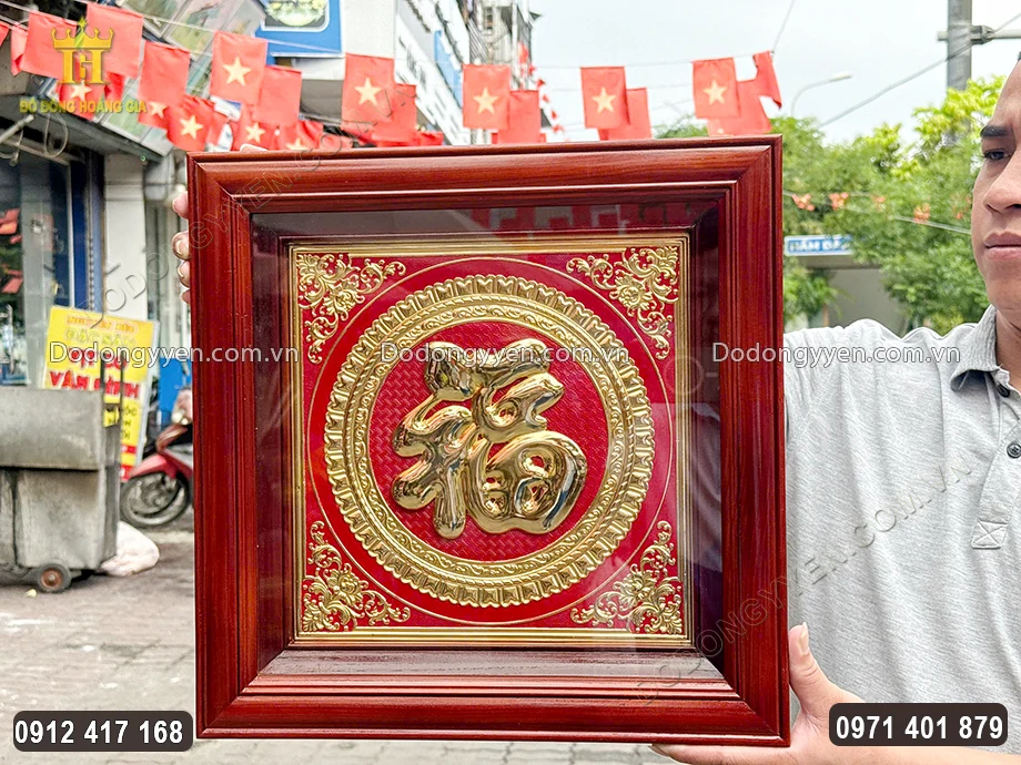 Tranh đồng c&oacute; k&iacute;ch thước nhỏ nhắn